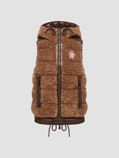 Moncler Women's Down-filled Vest In Teddy In Brown