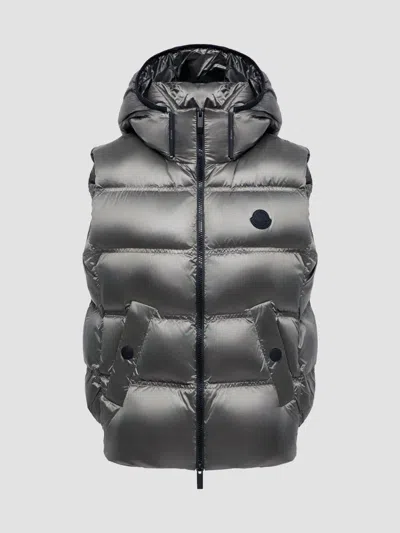 Moncler Women's Fluidite Puffer Vest With Hood In Silver