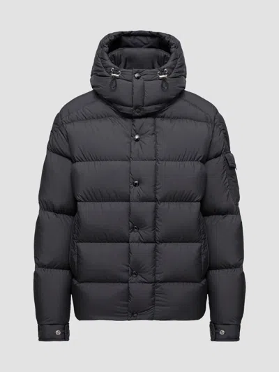 Moncler Maya 70 Hooded Short Down Jacket In Black