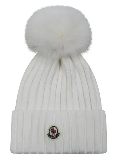Moncler Women's Quilted Logo Bucket Hat In Bianco