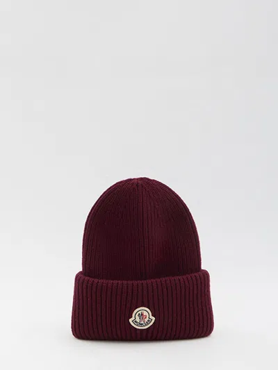 Moncler Cashmere And Wool Knit Beanie In Burgundy
