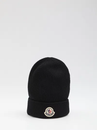 Moncler Ribbed Knit Wool Beanie With Folded Cuff In Black