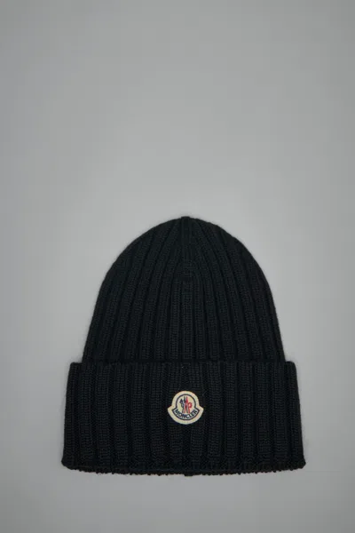 Moncler Wool Beanie In Black