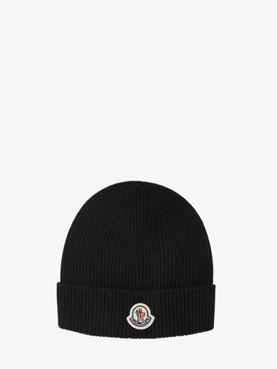 Moncler Wool Beanie With Logo In Black