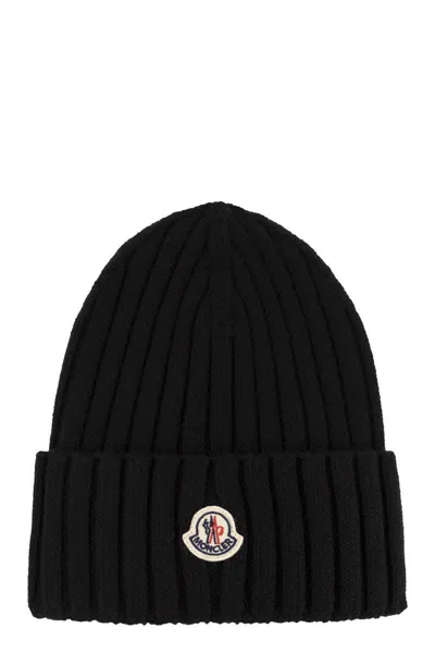 Moncler Wool Cap In Black