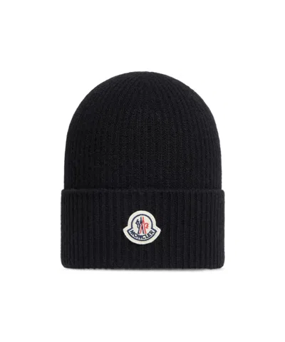 Moncler Logo Patch Knitted Beanie In Brown
