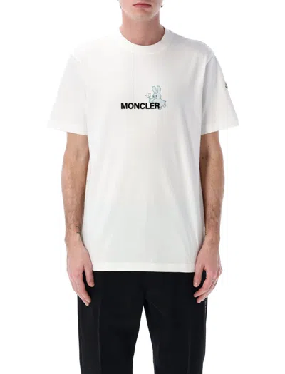 Moncler Genius Moncler X Fragment Hiroshi Fujiwara Playful Cartoon Logo T-shirt With Graphic Detail In White