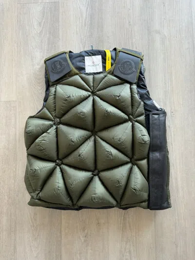 Pre-owned Moncler X Pharrell Williams Holly Down Vest In Green
