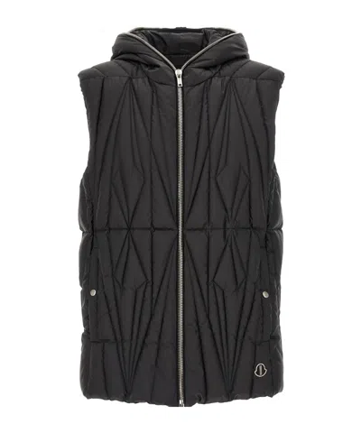 Moncler X Rick Owens Moncler  Rick Owens Geocamo Zipped Waistcoat In Black