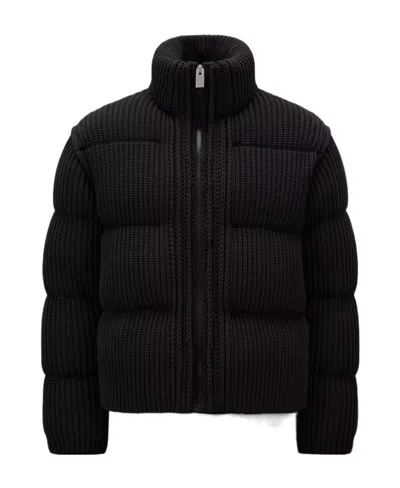 Moncler Zip-fastening Padded Jacket In Black