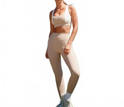 Monday Body Acadia Leggings In Mushroom In Gray