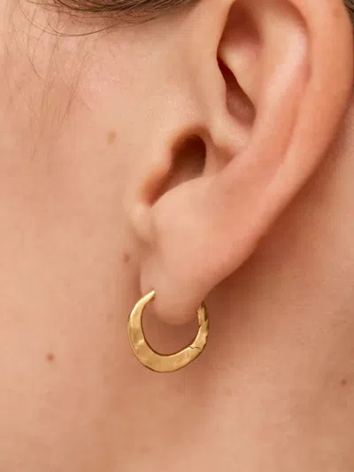 Monica Vinader Capri Hammered Huggie Earrings In Gold