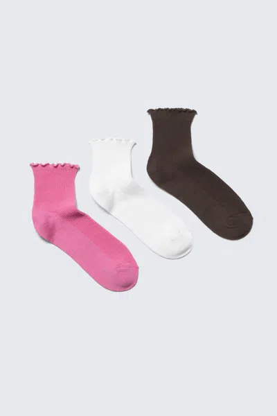 Monki 3-pack Frill Edge Ankle Socks