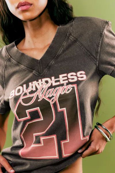 Monki Graphic V-neck T-shirt