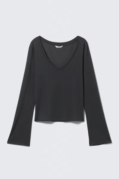 Monki Long-sleeved V-neck Top In Black