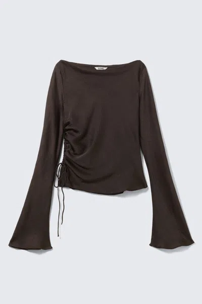 Monki Ruched Boat-neck Trumpet Sleeve Top In Brown