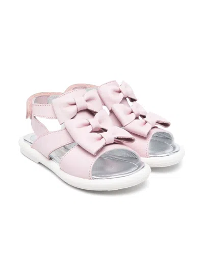 Monnalisa Kids' Bow-detail Patent Leather Sandals In Pink