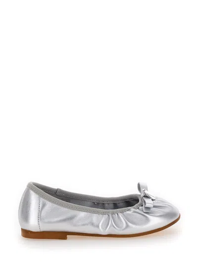 Monnalisa Kids' Silver Ballet Flats With Logo Charm In Laminated Leather Girl In Metallic