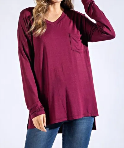 Mono B Basic Pocket Solid Tee In Wine In Pink