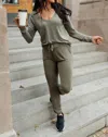 Mono B Essential Lounge Top In Mineral Wash Olive