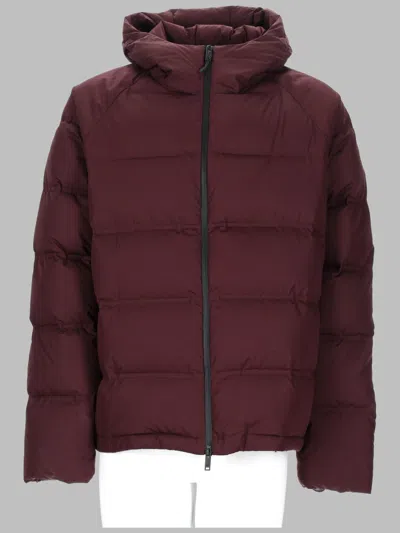 Monobi Puffer Jacket With Horizontal Quilting And High Collar In Burgundy