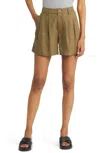 Monrow Canvas Shorts In Verde In Green