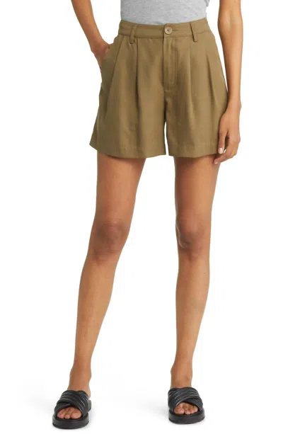 Monrow Canvas Shorts In Verde In Green