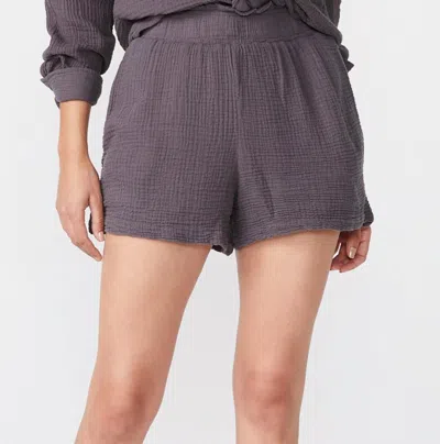 Monrow Flowy Short In Vintage Black In Purple
