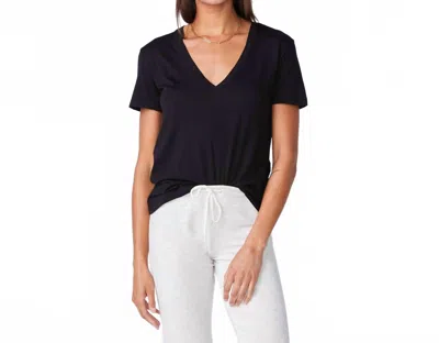 Monrow Relaxed V-neck Tee In Black In Blue