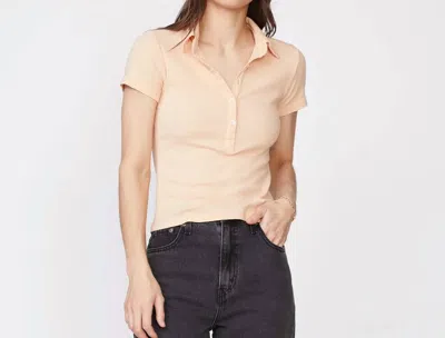 Monrow Rib Polo Henley Shirt In Desert Mist In Beige