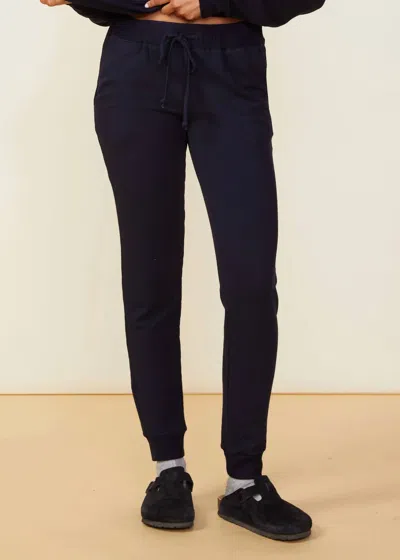 Monrow Supersoft Fleece Jogger In Neptune In Black