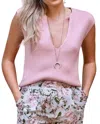 MOODIE KIMMIE SWEATER VEST IN PINK