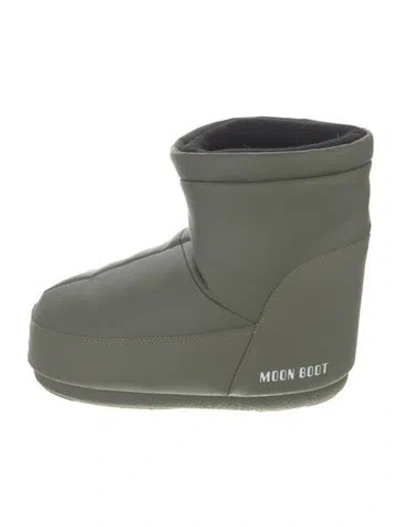 Pre-owned Moon Boot Leather Snow Boots In Green
