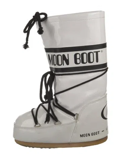 Pre-owned Moon Boot Leather Snow Boots In White