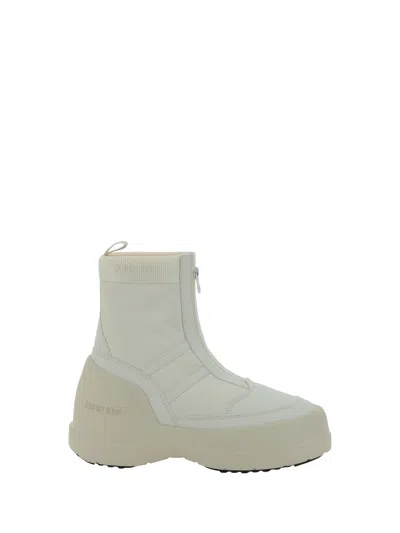 Moon Boot Luna Ankle Boots In Cream