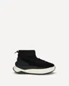 Moon Boot Low Cut Sneakers Contrast Sole In Black