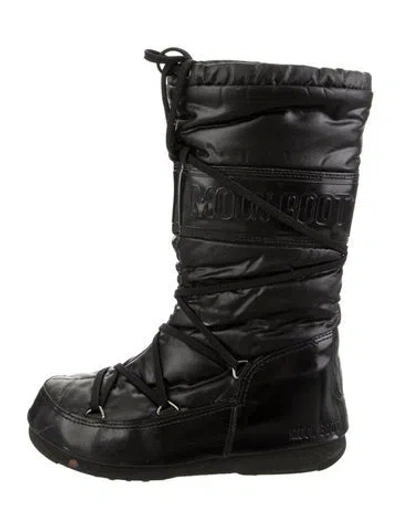 Pre-owned Moon Boot Nylon Snow Boots In Black