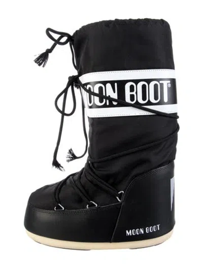 Pre-owned Moon Boot Nylon Snow Boots In Black