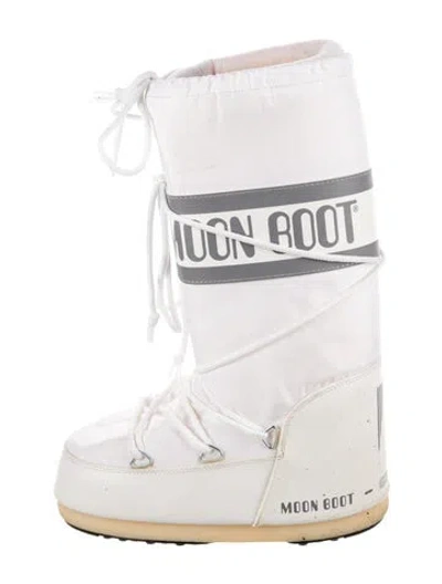 Pre-owned Moon Boot Nylon Snow Boots In White