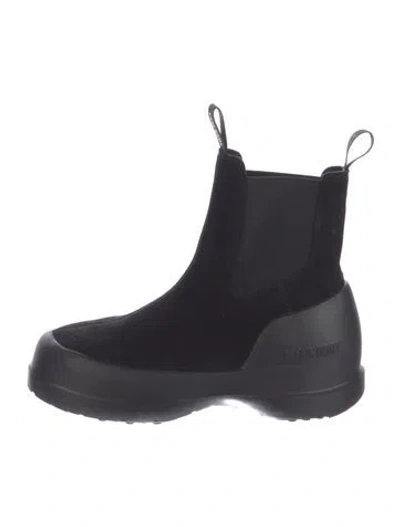 Pre-owned Moon Boot Suede Chelsea Boots In Black