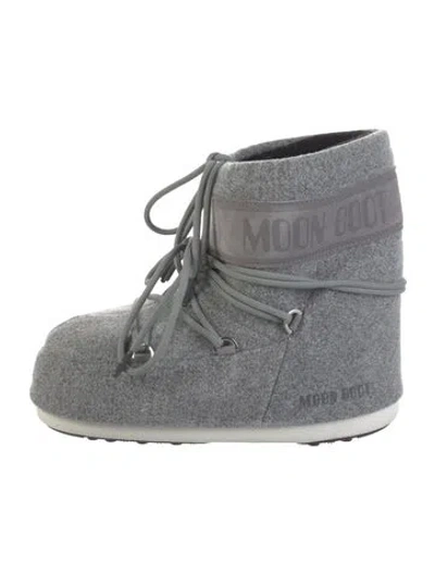 Pre-owned Moon Boot Tweed Snow Boots In Green