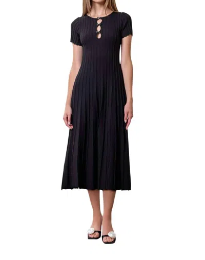 Moon River Front Bow Detail Short Sleeve Knit Midi Dress In Black