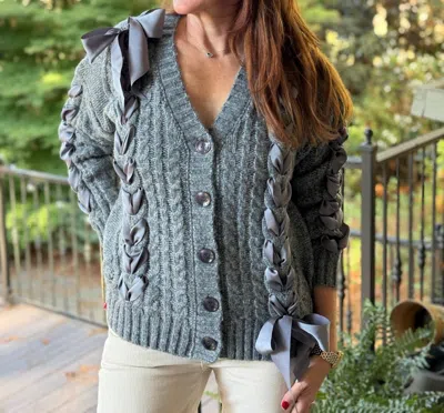 MOON RIVER MAXENE CARDI SWEATER IN HEATHER GREY