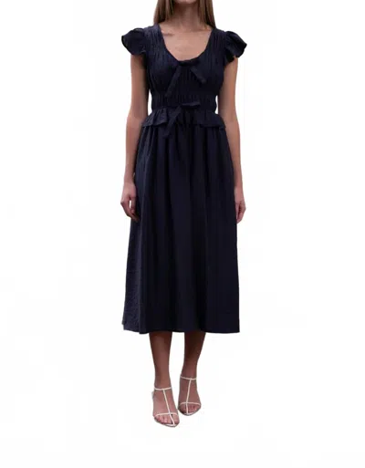 Moon River Shirred Midi Dress In Navy In Blue