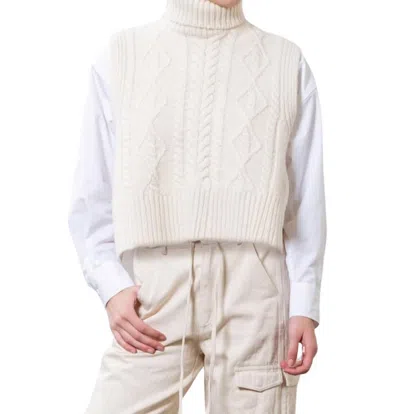 Moon River Side Slit Cable Sweater Vest In Ivory