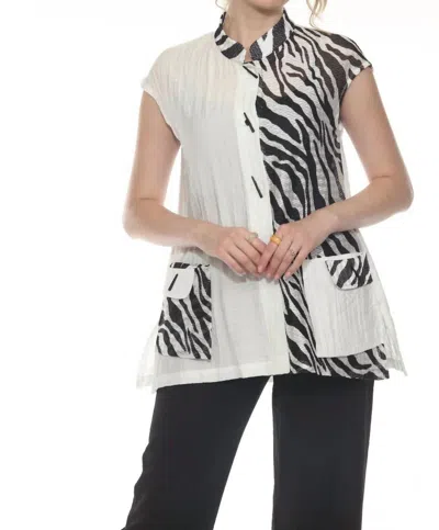 Moonlight By Y & S Cap Sleeve Collared Top In Zebra Print In White