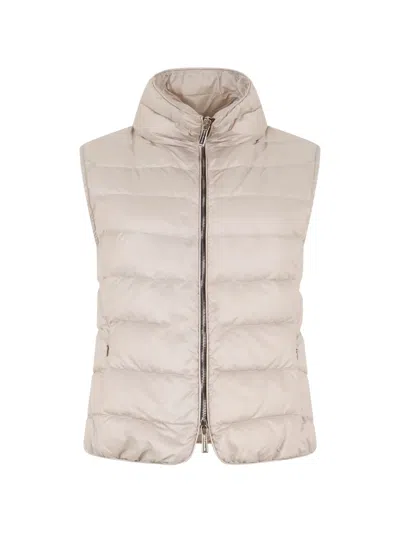 Moorer Antefp Quilted High-neck Gilet In Neutral