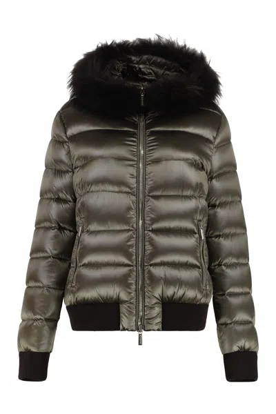 Moorer Barrel Hooded Short Down Jacket In Turtledove