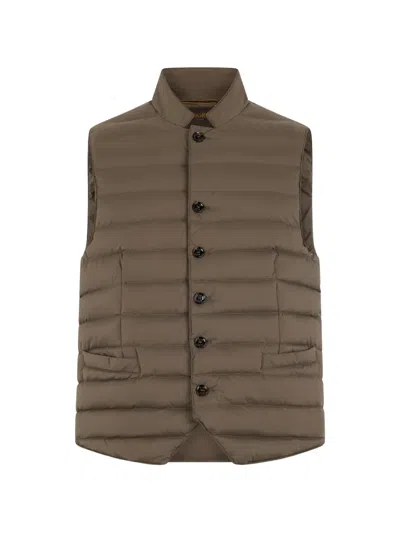 Moorer Button-front Padded Gilet In Brown