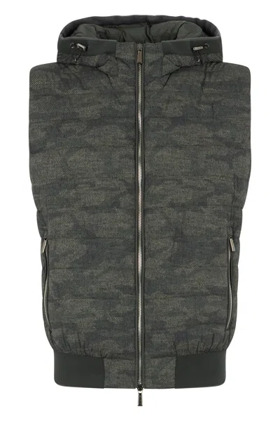 Moorer Dark Green Camouflage Vest With Zipper, Modern And Versatile Style